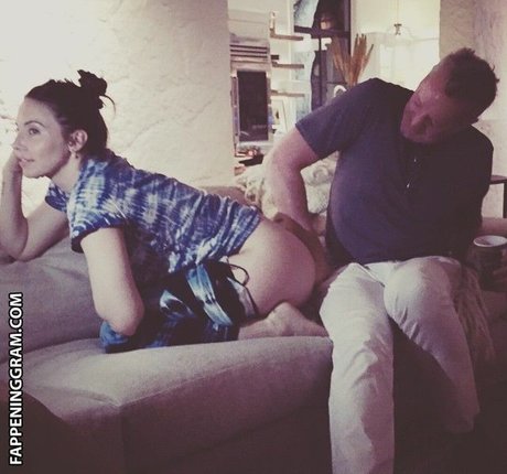 Whitney Cummings model pornographic gallery