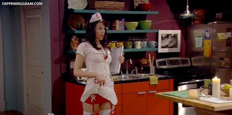 Whitney Cummings model pretty picture