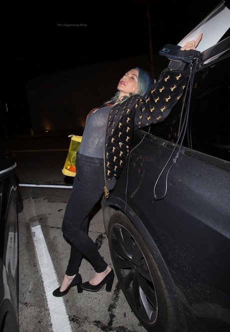 Whitney Cummings star top photo