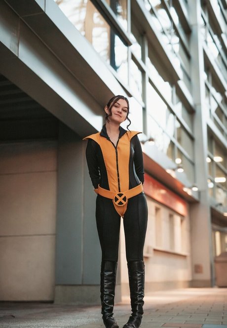 Mina Kess star exclusive picture