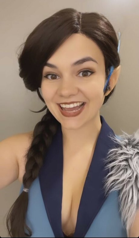 Mina Kess nude actress galleries