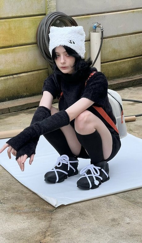 Pitayaq sex model photo