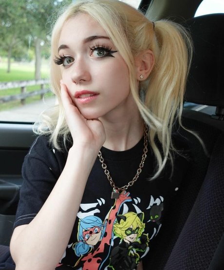 shemale outdoor onlyfans hot nude image