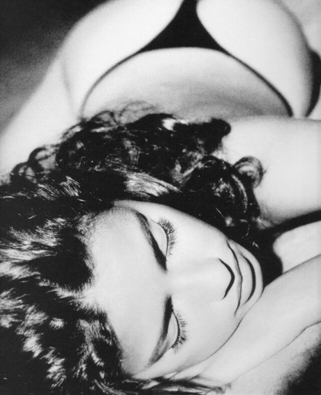 Adriana Lima naked actress pictures