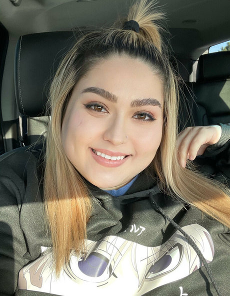 petite wife onlyfans nude image