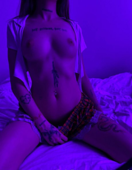 u munch model top pictures