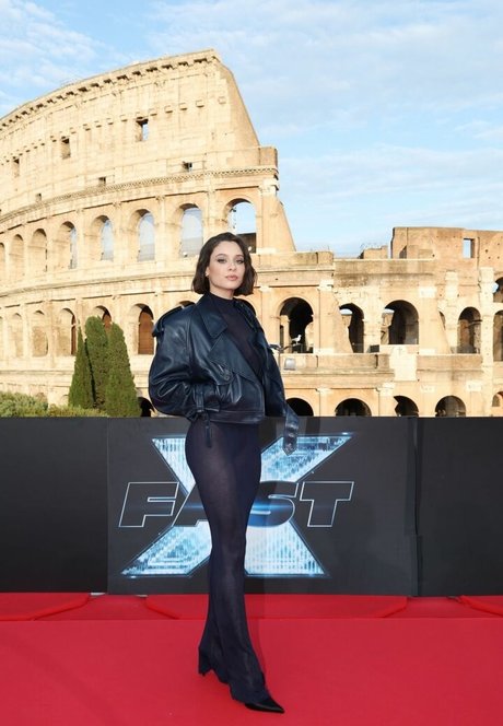 Daniela Melchior model pretty picture