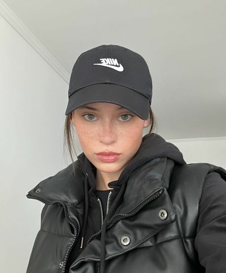 Daniela Melchior nice actress pics