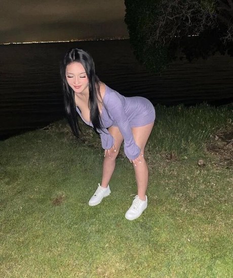 Babyyyangiee model free photo