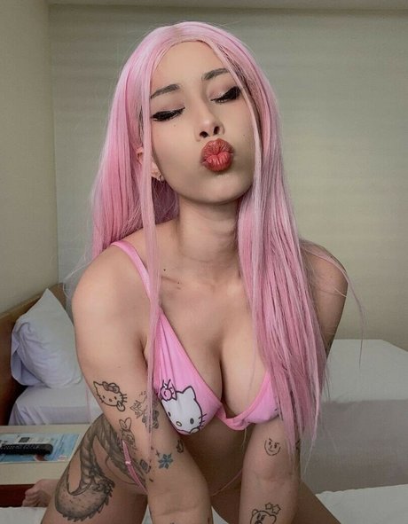 Magic Phyra model nude images