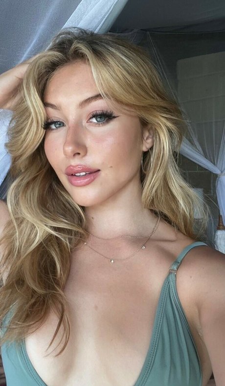 asian pantyhose onlyfans top galleries