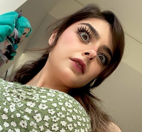 Aruuu pornographic actress photo