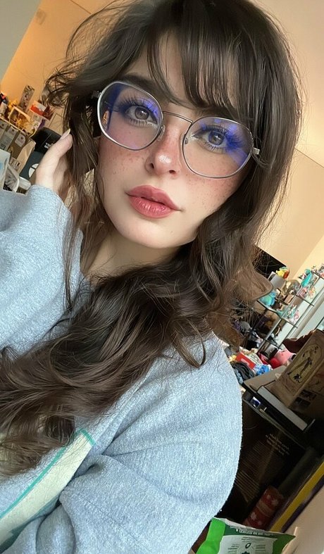 Aruuu porn actress img