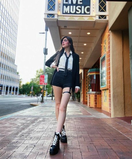 Aruuu best actress img