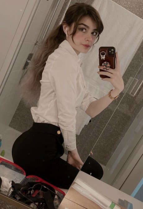 Aruuu adult actress gallery