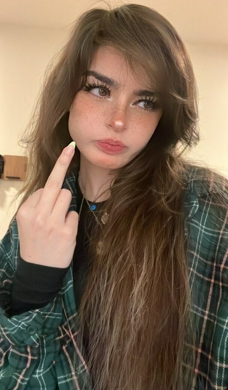 Aruuu adult model gallery