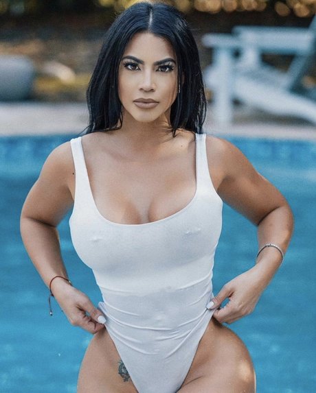 Litza Yanez hd model pic