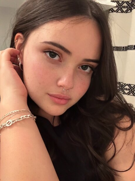 Violet Harmon erotic actress pics