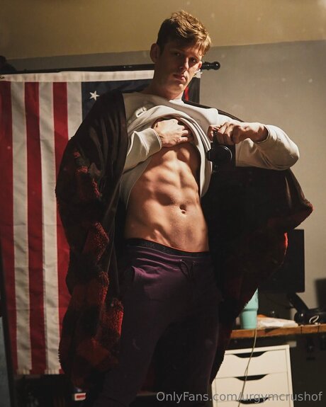 Urgymcrushof nude star image