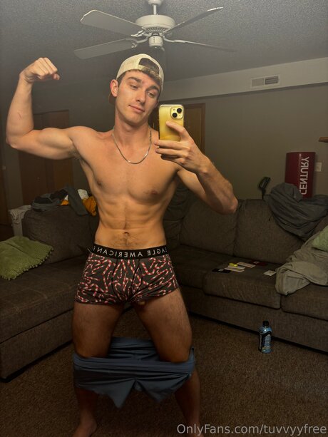 Tuvvyyfree star sex pic