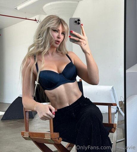 Tayylavie xxx star photo