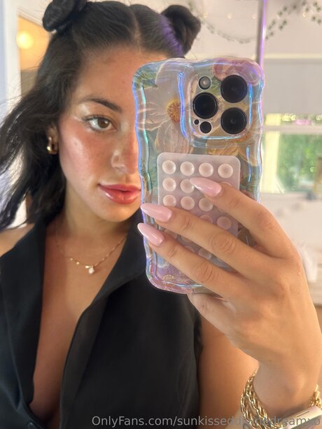 Sunkisseddivinedreamxo pornstar perfect gallery
