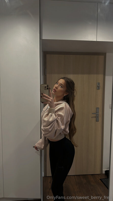 Sweet Berry Free star top photos