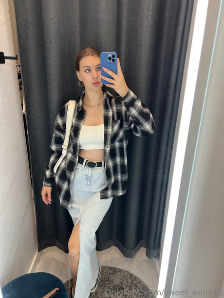 Sweet Arina18 naked actress img