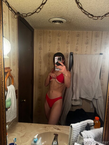 Snugglysweaterof model nice image