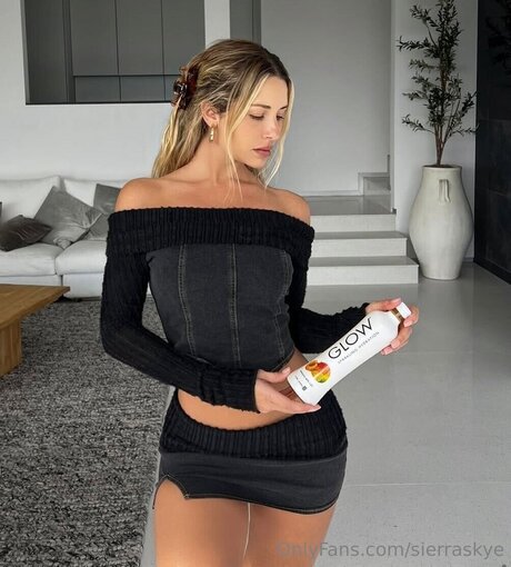 Sierraskye nude actress img