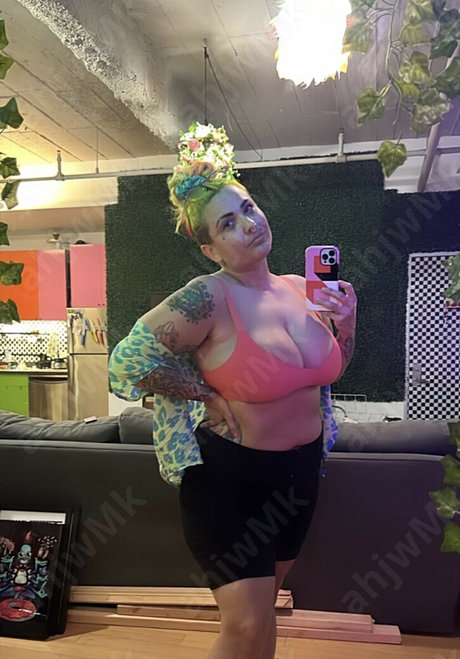 TheZombiUnicorn star adult photo