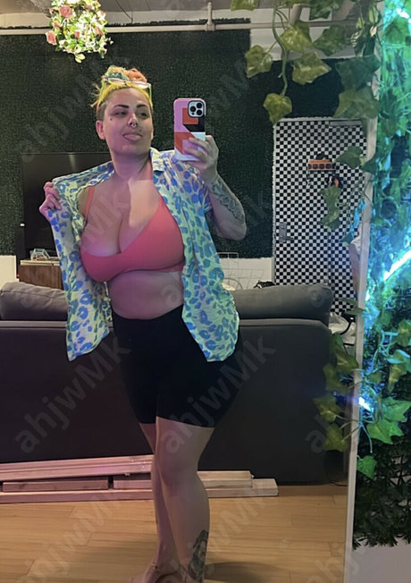 TheZombiUnicorn naked actress images