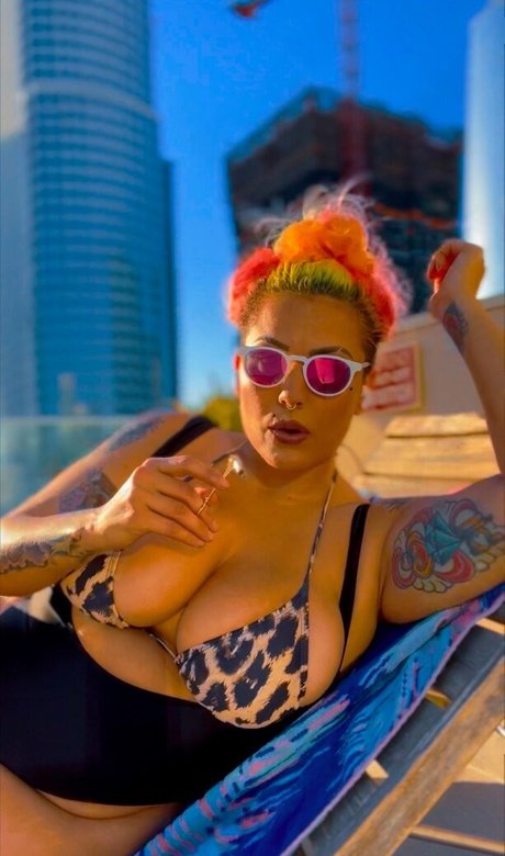 TheZombiUnicorn xxx pornstar images