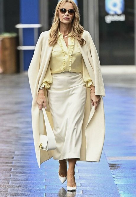 Amanda Holden hd actress pics