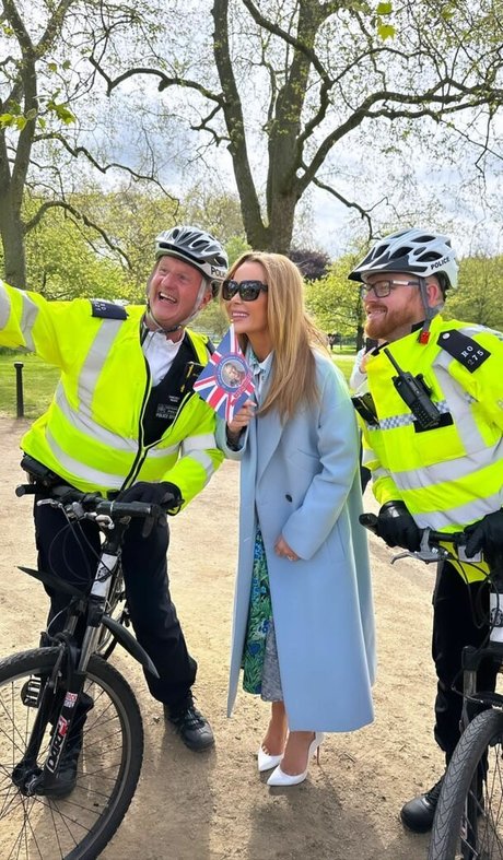 Amanda Holden star free pic