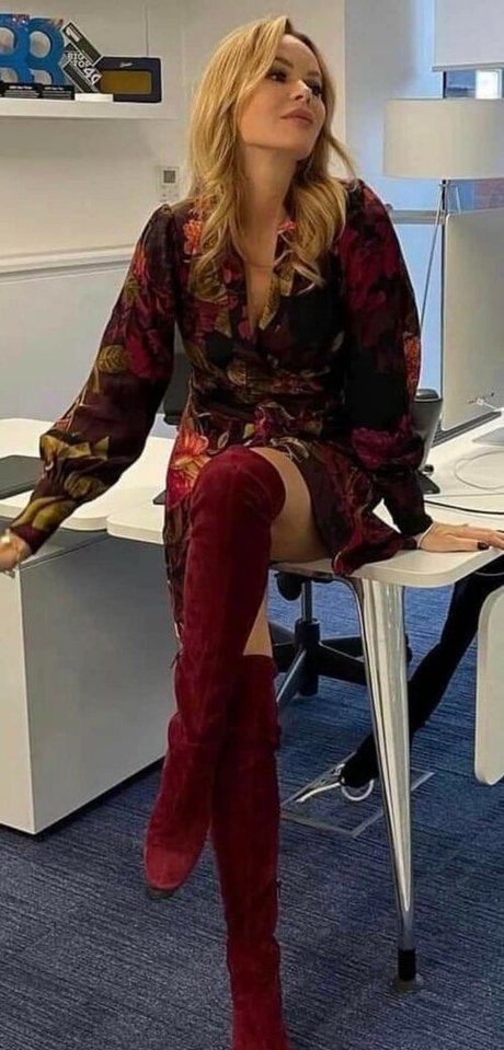 Amanda Holden sexy model photo