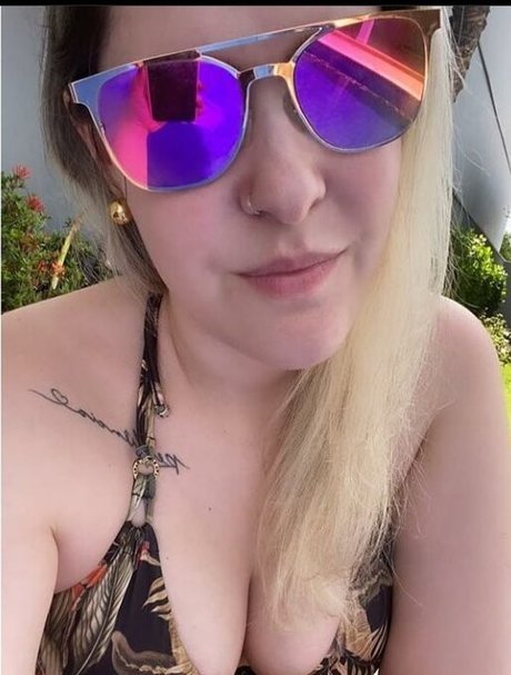 Nahzinhaa exclusive pornstar archive