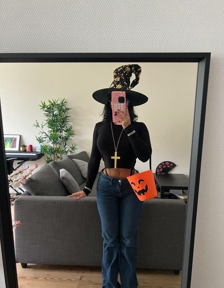 Julia Bayonetta pornographic model galleries