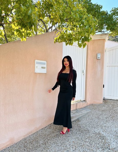 shemale outdoor onlyfans hd images