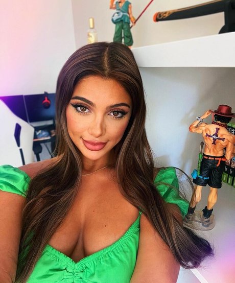 Julia Bayonetta naked actress gallery