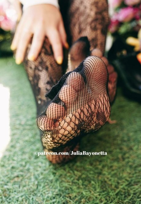 Julia Bayonetta model nudes img