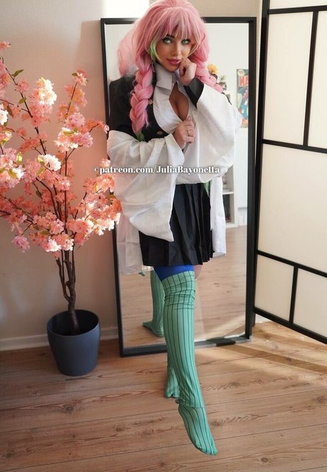 Julia Bayonetta exclusive star img