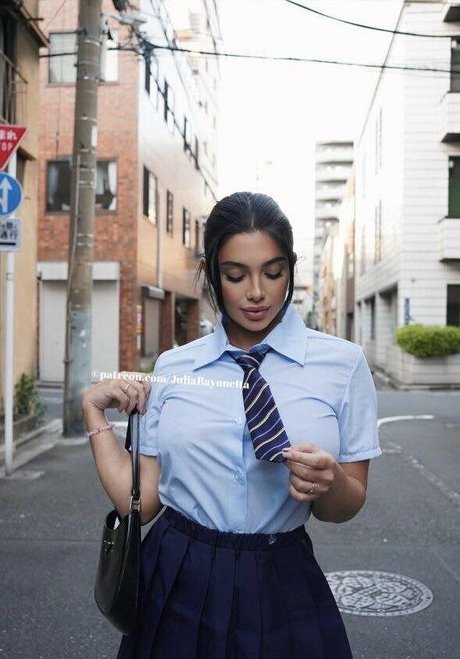 Julia Bayonetta star top pictures