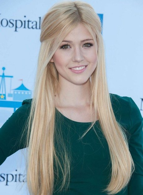 Katherine McNamara nude star pic