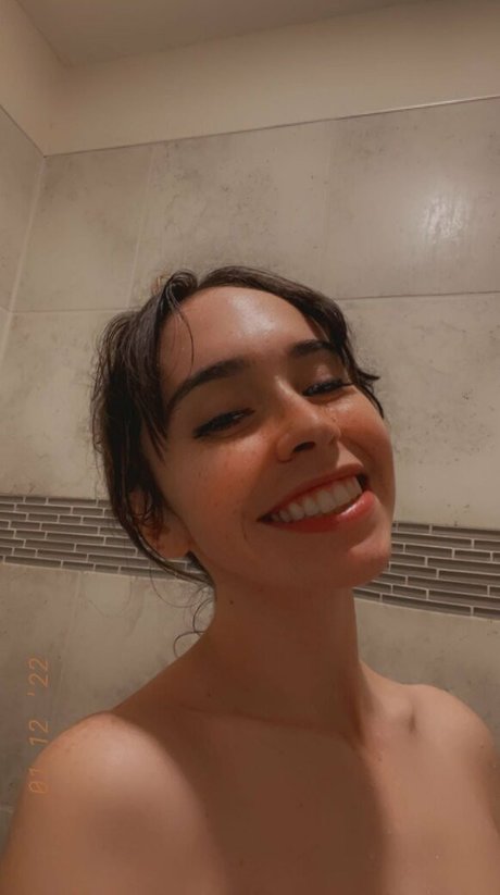 mirror selfie onlyfans naked photo