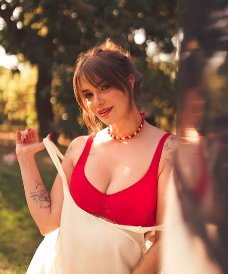 Marcela McGowan best star image