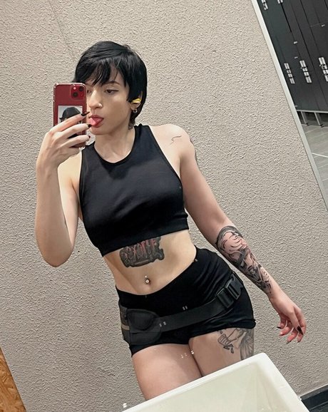 Akemy Sama naked model pictures