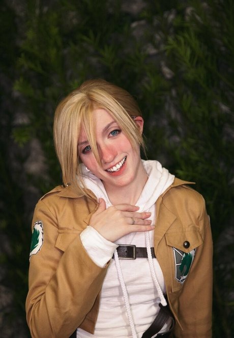 Akemy Sama model sexy img