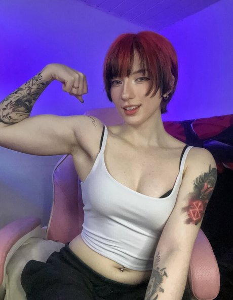 Akemy Sama star art photo