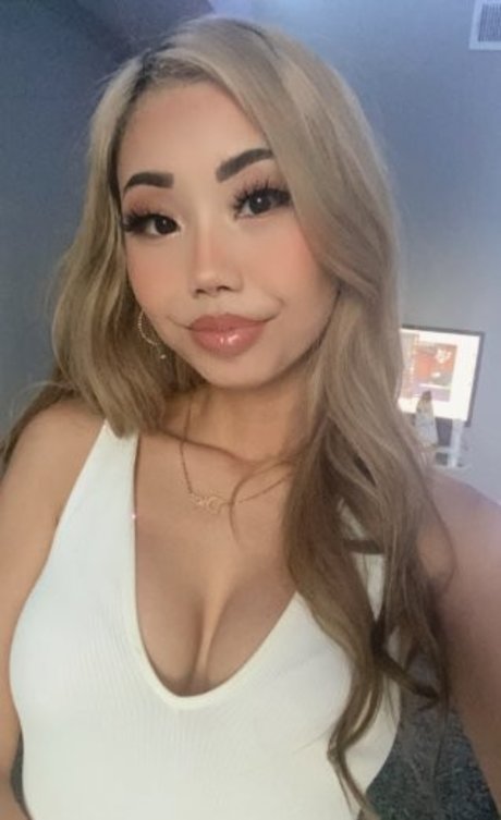 Supcaitlin model nude photo